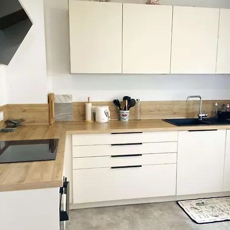 Maison Avec Wifi, Jardin A 320m De La A - Ref 183
